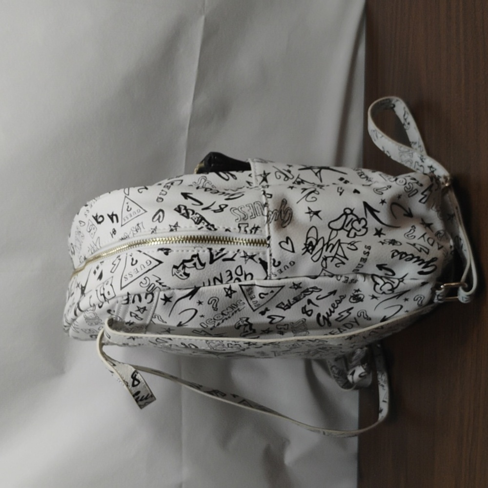 Guess Graffiti Backpack - Picture 4 of 8